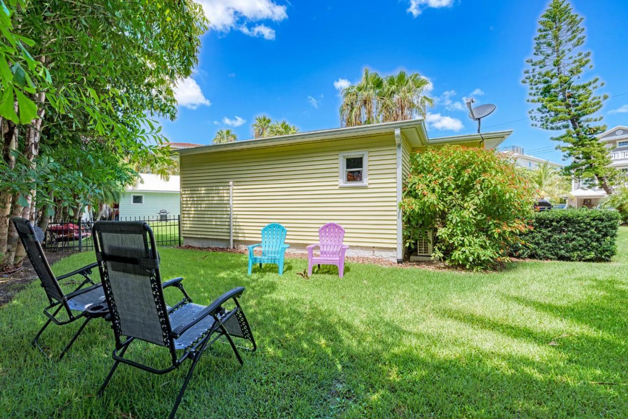 Ami Lighthouse Cottage-One Minute Walk To The Beach-Keyless Locks Bradenton Beach Kültér fotó
